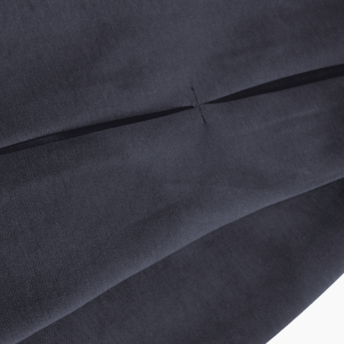 VINTAGE BLACK PLEAT CREWNECK